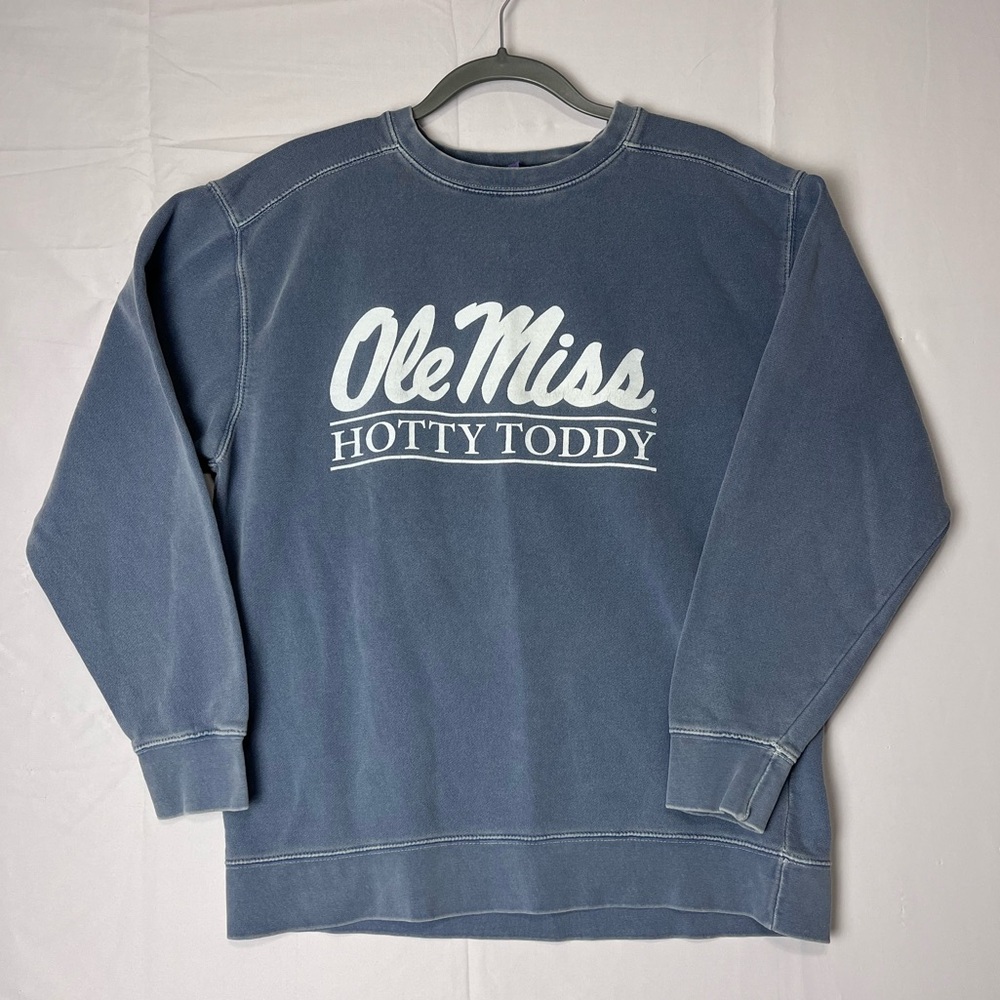 Comfort Colors M Ole Miss Hotty toddy sweatshirt. (H)